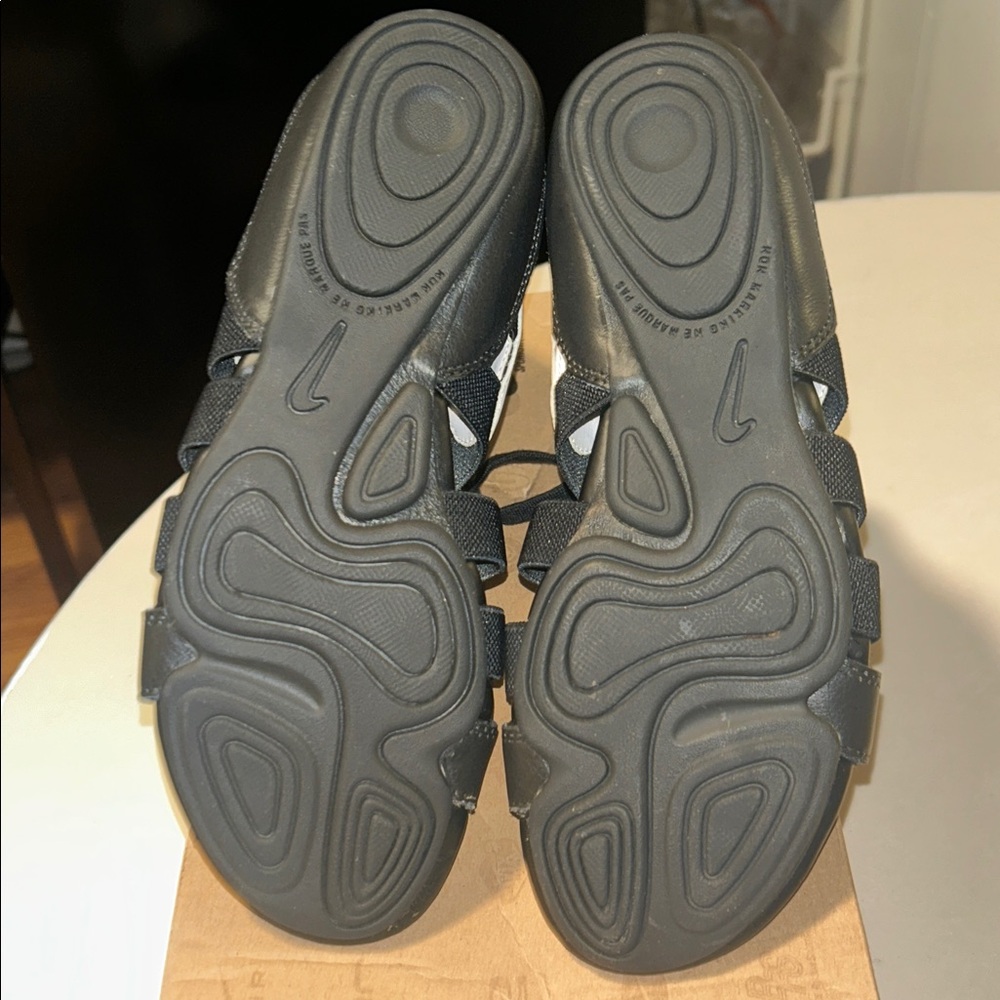 “NEW! RARE…”NIKE” Black Gladiateur II Sneaker/Sandals ♥️ - Picture 4 of 7
